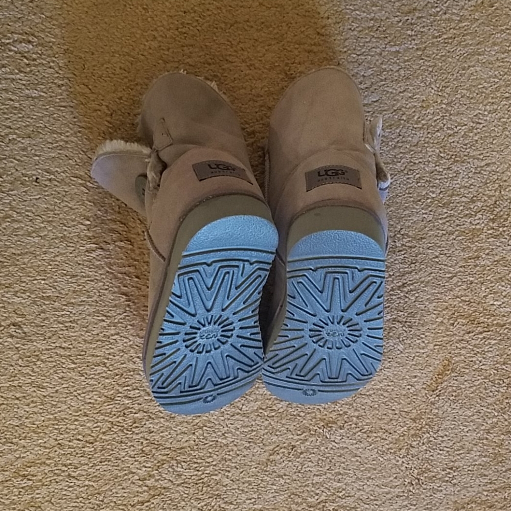Boots - Picture 3 of 5